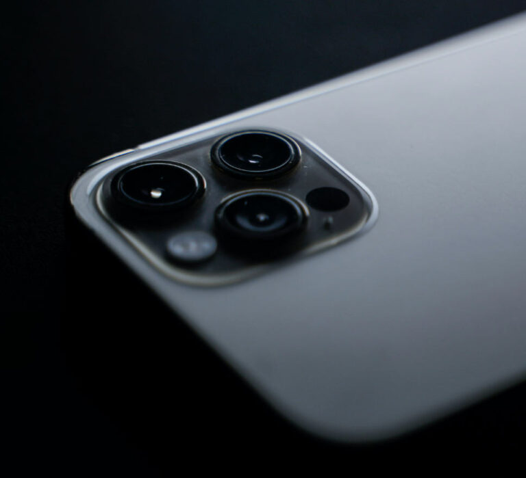 Gros plan sur le bloc photo d’un smartphone